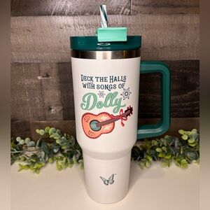 Dolly 40 oz Tumbler. NWOT